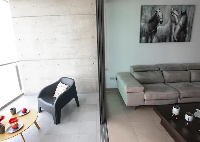 Glabur - The Elite - Exceptional Floor City, Welcomes U!!! *